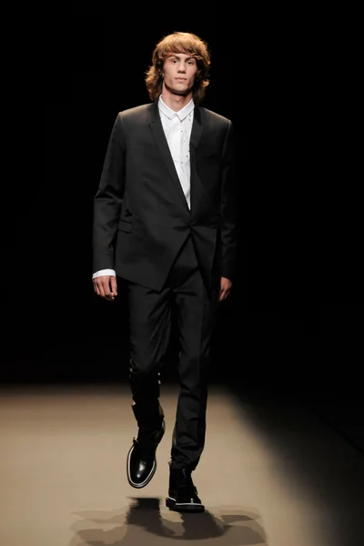 Look 35